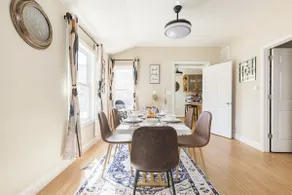 Clsssical Brick4BR/3BA| Free parking | Arlington - Image 4