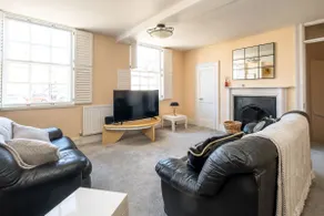 Hill House Apartment, Framlingham - Image 3