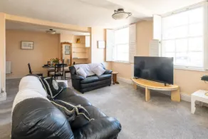 Hill House Apartment, Framlingham - Image 2