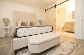Book Now! | Chic | 20 min to 6 Flags | Min to RAFB - Image 2