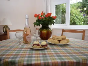 3 Bed in St Austell oc-perad - Image 5