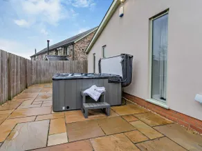 2 Bed in Pontypool oc-58962 - Image 4
