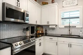Casa Bella | Brand New Luxury Suite - Image 5