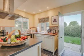 Gardeners Cottage - Hot Tub Packages Available - Image 2