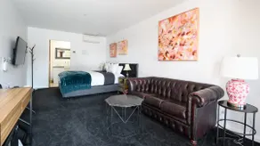 Daylesford Art Motel - Image 4