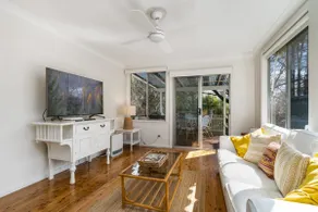 Elm Tree Cottage - Cosy Home Close to Cook Park - Image 2