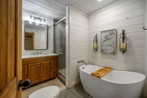 EZ Ridge Retreat | Hot Tub • Fire Pit • Sleeps 11 - Image 4