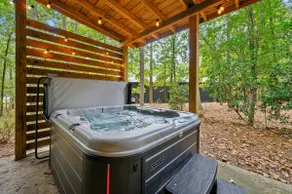 EZ Ridge Retreat | Hot Tub • Fire Pit • Sleeps 11 - Image 5