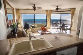 Luxurious Penthouse Sonoran Sun - Image 2