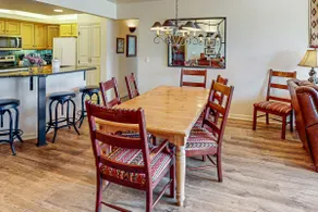 Comfortable 3BR Mountainview 3rd-Floor | Balcony - Image 4