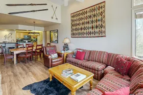 Comfortable 3BR Mountainview 3rd-Floor | Balcony - Image 5