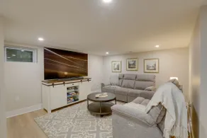 3 Mi to Minute Man NHP: 'Summer St Retreat' + Deck - Image 2
