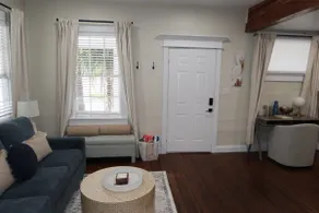 The Elizabeth Suite | 1 bedroom condo, shared pool - Image 4