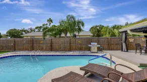 3BR Oasis Sleeps 10 Heated Pool Ping Pong! - Image 2