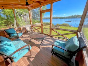 91WR Lake vibes and amazing views year round - Image 3