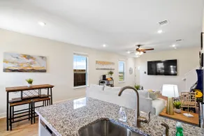 BRAND NEW * 3/2 House * SeaWorld * 6 Flags Texas - Image 5