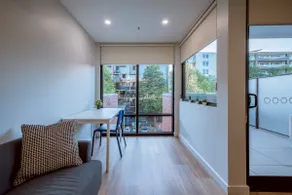 Modern apt in heart of the city - Image 3