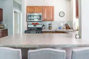 Beautiful 6BR 2 Kitchens Duplex By StayStLouis - Image 4