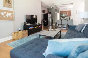 Beautiful 6BR 2 Kitchens Duplex By StayStLouis - Image 2