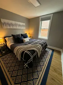 Cozy Walk up King Bed fast WiFi - Image 2