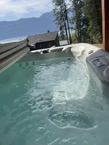 Lakeview Terrace Retreat with Hot Tub - Image 4
