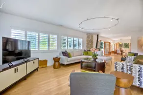 Serene Coastal Home Sleeps 8 - 1 Mile from Beach - Image 3