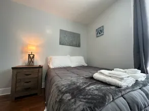 Home Plate Apt 2 All Star Baseball Rentals - Image 3