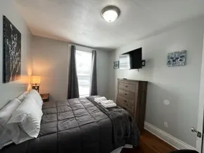Home Plate Apt 2 All Star Baseball Rentals - Image 5