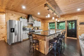 Lazy Bear Lodge by Inn & Spa at Cedar Falls - Image 2