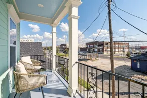 NOLA Supreme | 7 Beds | 5 en-Suite Baths | Parking - Image 4
