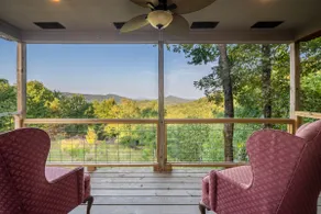 Misty Mountain Cabin Spectacular Scenic Escape by Caddo River - Image 4