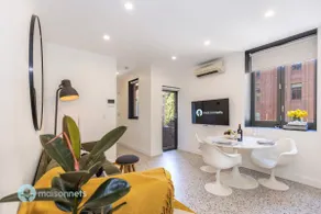 Darlinghurst Apt W A C Balcony Only A Walk To CBD - Image 2