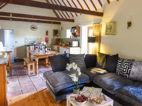 2 Bed in Briston oc-kt009 - Image 2