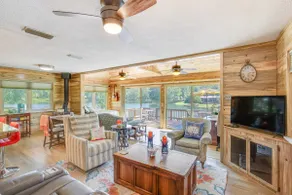 Kilgore Lakefront Home w/ Private Dock & Pier! - Image 4
