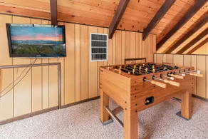 Foosball Table + Barbecue + Walk to Slopes - Image 2