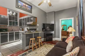 Classic New Orleans |Steps to Streetcar| Courtyard - Image 2