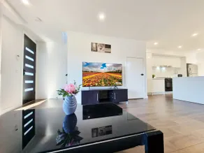 Sunshine house - Modern home in great location - Image 5