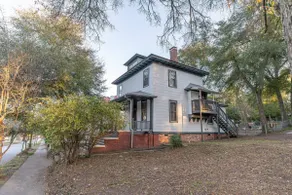 Allergy-friendly, historic home - Image 5
