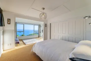 Omiha Oasis with seaviews and spa pool - Image 2