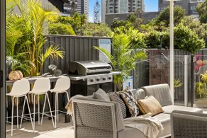 Anchorage Waters | Luxury Waterfront Home | Sleeps 20 | Walk to Beach & CBD - Image 5
