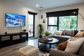 Selkirk Powder Dream - Cozy Condo (+Hot Tub) - Image 2