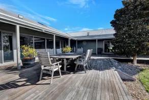 The AUSF Homestead - 6BR Farmhouse Retreat - Image 2