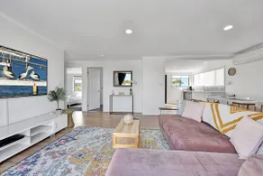 Seabreeze Bungalow - Lakeview Sunset Delight at Sunshine on Lake Macquarie - Image 5