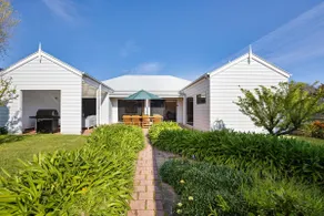 Beachside Retreat Blairgowrie - Image 2