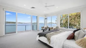 Waterfront, pool, private jetty - Image 3