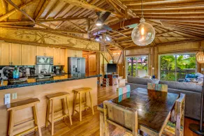 The Iconic Bamboo House~Hot Tub~Panoramic Views~AC - Image 2