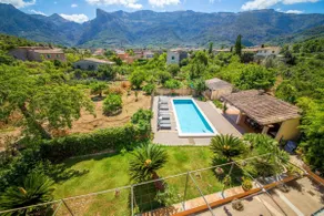 Villa Rae con vista sulle montagne, Wi-Fi, giardino, terrazza e piscina - Image 4