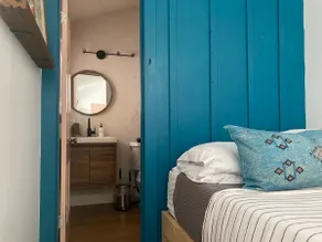 The Salon | Tiny with Style Vibes | Walkable Area - Image 2