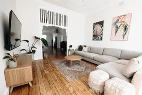 Centrally Located Spacious & Luxurious Cottage - Image 2