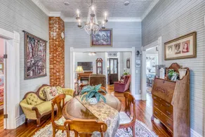 Steps away from the sweet LaGrange downtown square - Image 2
